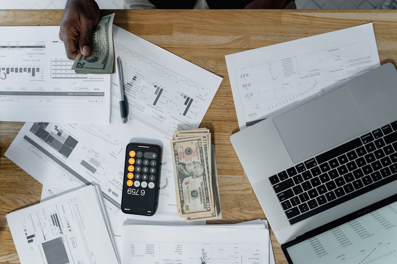 In-House Payroll vs Outsourcing