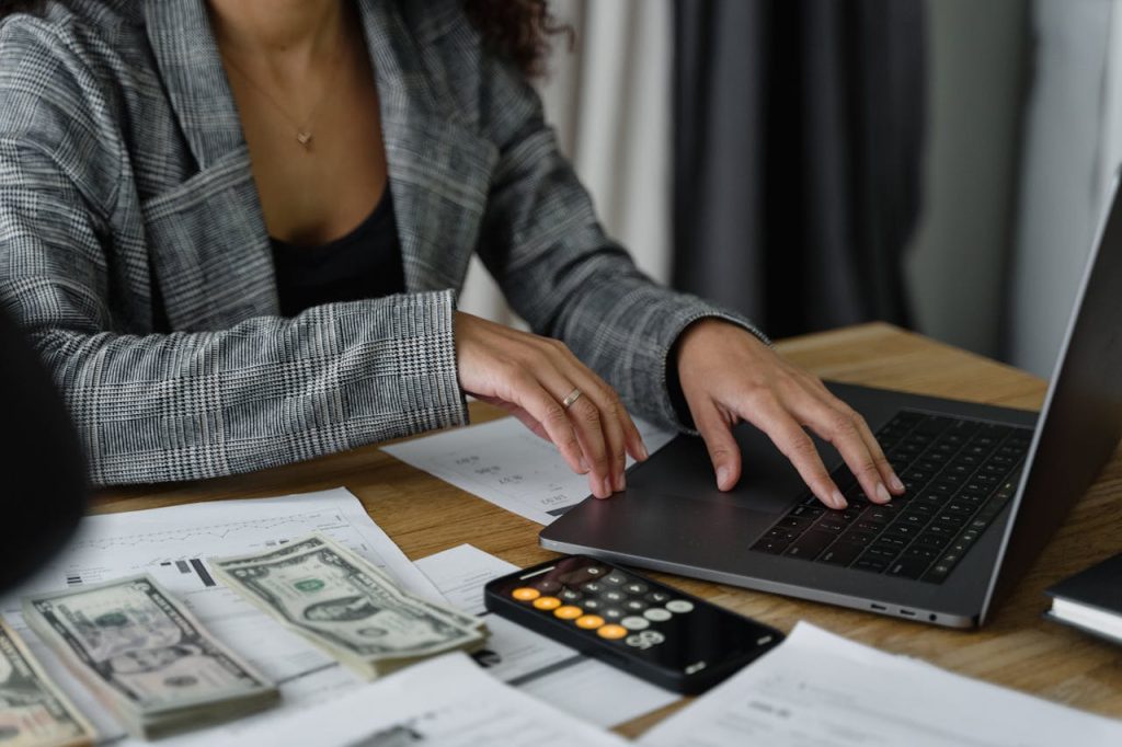 Manual vs Automated Payroll
