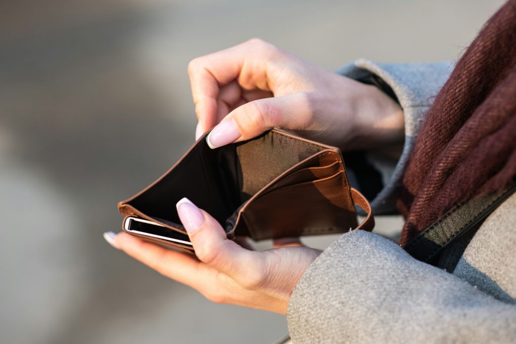 Managing Cash Flow When Your Month is Longer Than Your Money