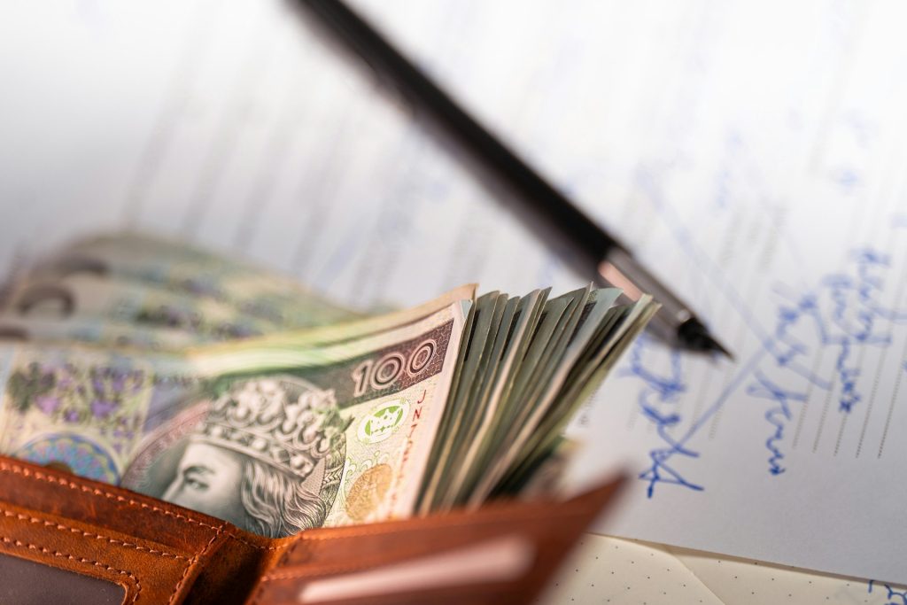 flexible pay vs traditional payroll